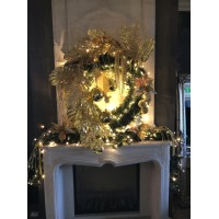 Kerstkrans met decoratie